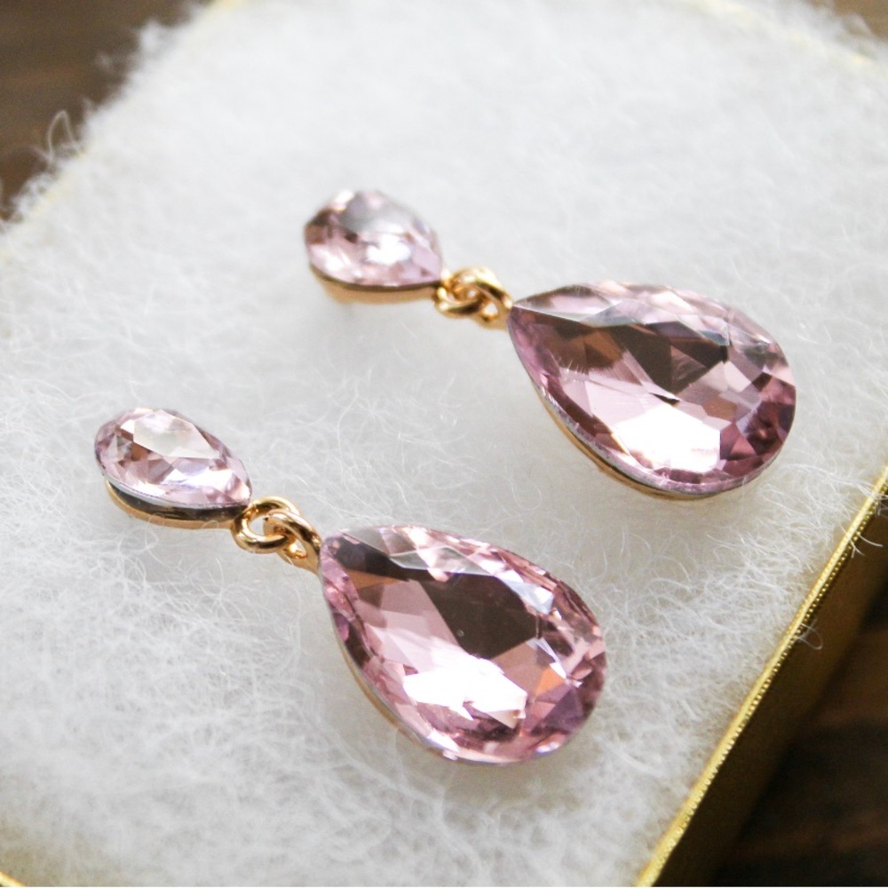 BRAND NEW Light Pink Teardrop Dangle Earrings